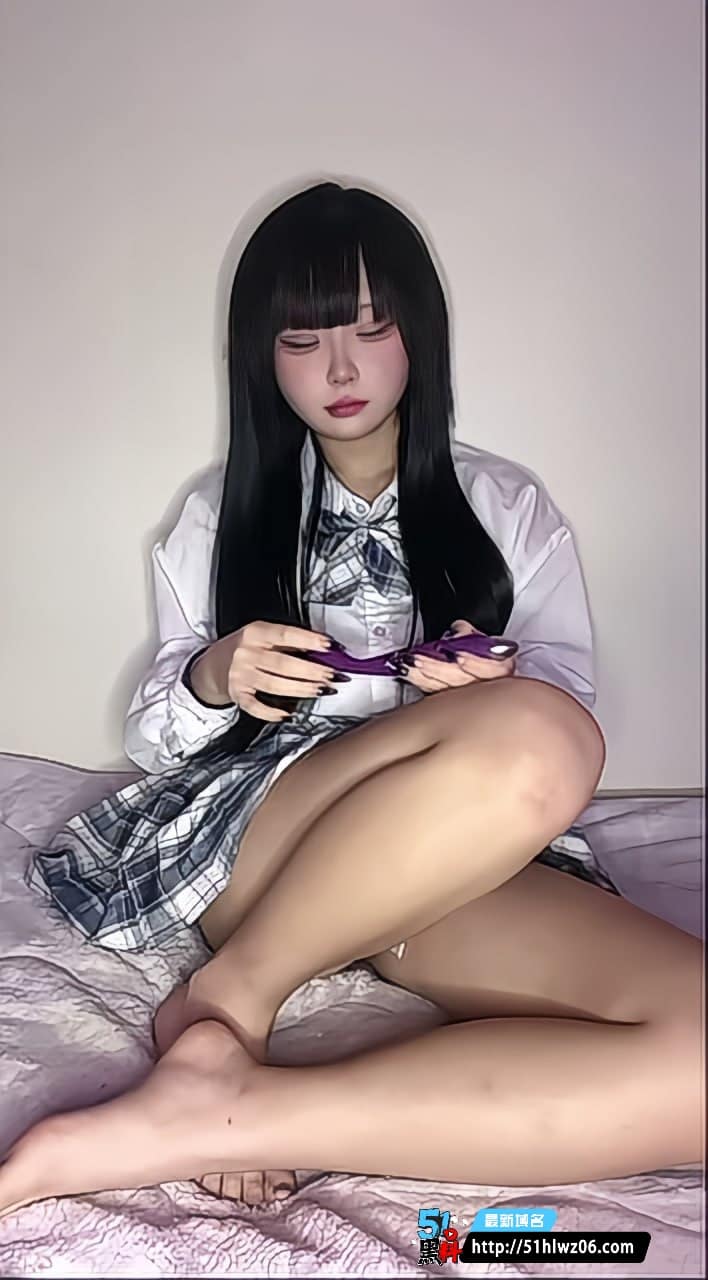 Mumuchan私密热舞流出，粉嫩蜜穴被假屌调教反差太大 福利
