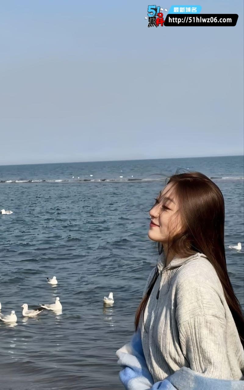 推特小薇黑丝深喉被玩到眼泪直流长腿抖成筛子太顶了