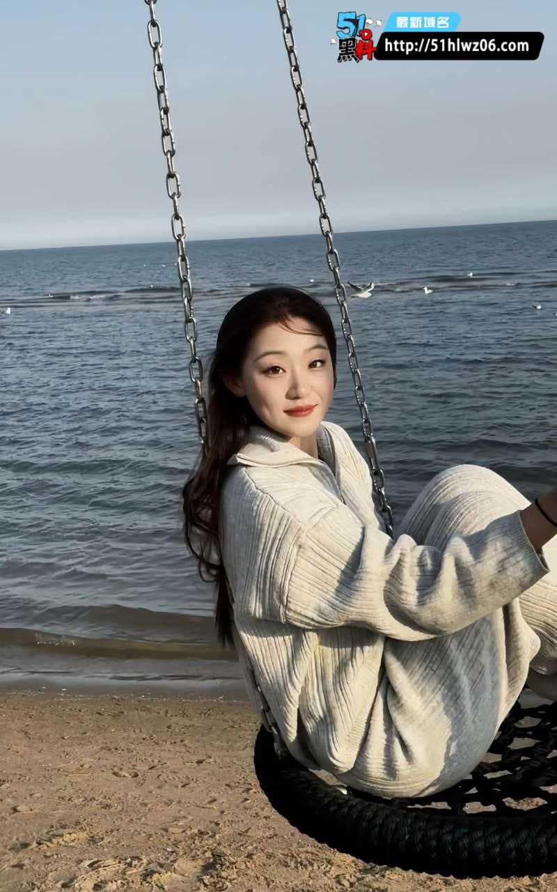 推特小薇黑丝深喉被玩到眼泪直流长腿抖成筛子太顶了 调教视频