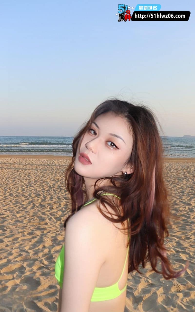 推特小薇黑丝深喉被玩到眼泪直流长腿抖成筛子太顶了 酒店私密视频