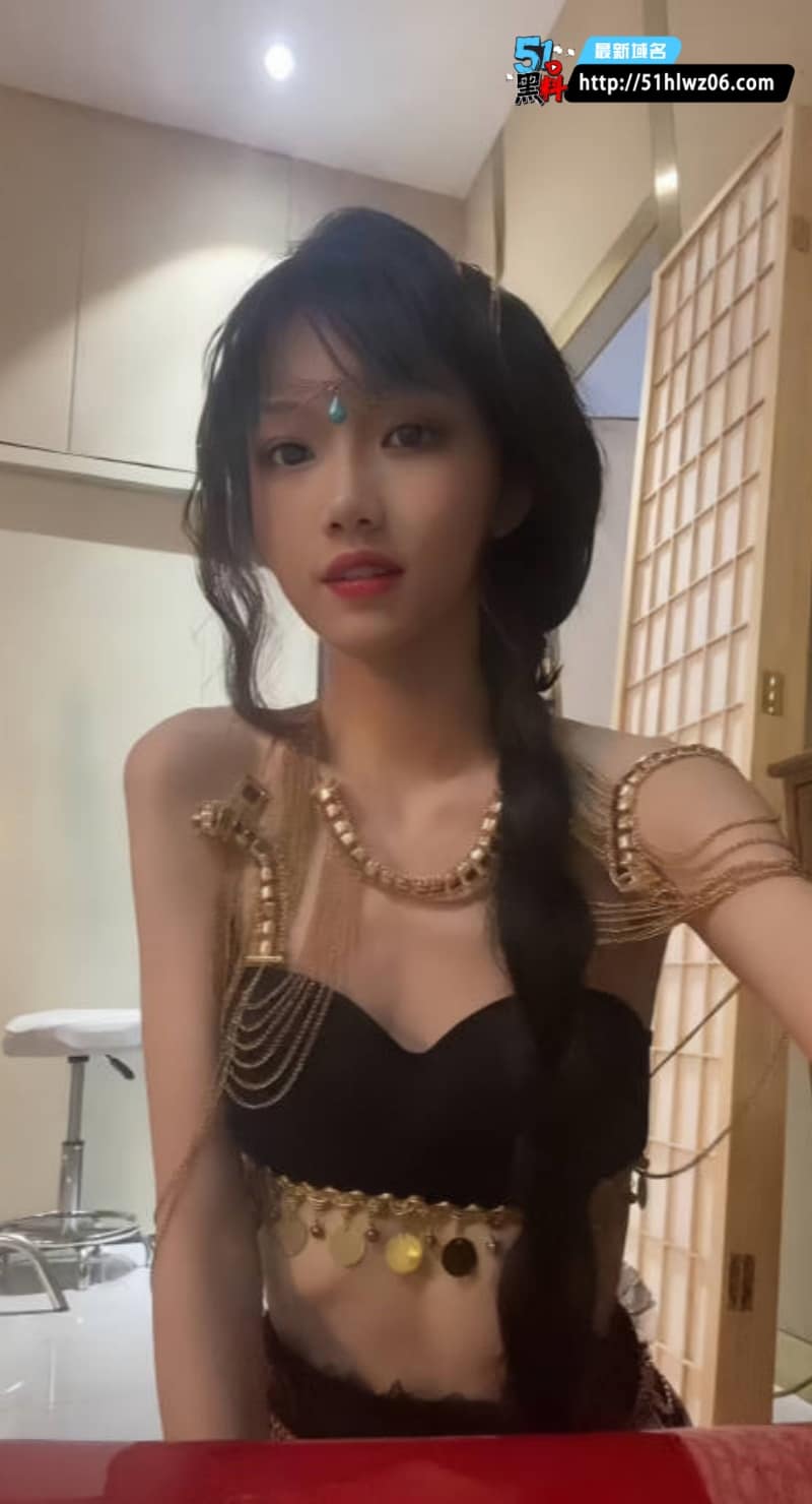 贺梓涵直播私处露出内幕，甜美大学生被亲妈撞破现场 大学生直播