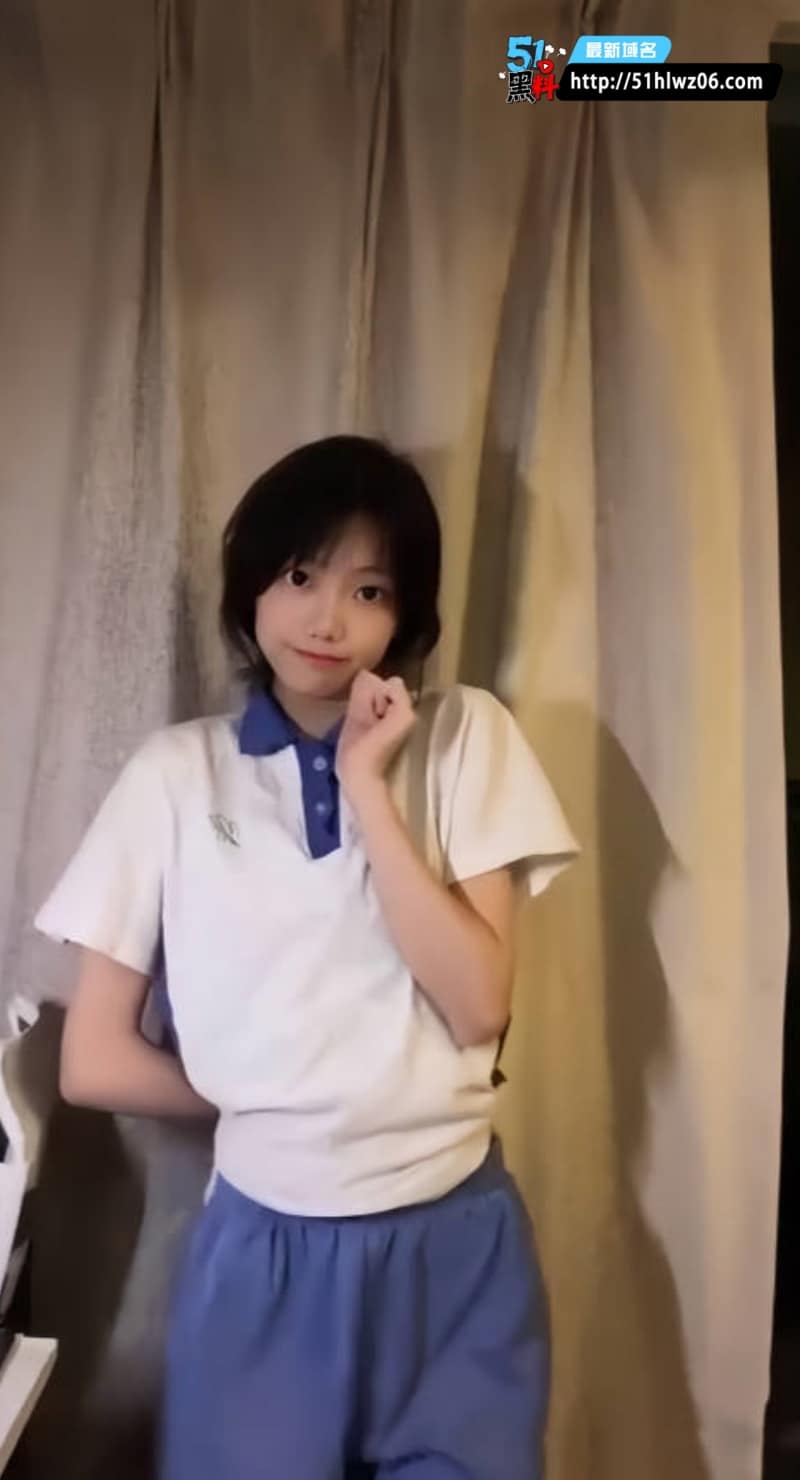 贺梓涵直播私处露出内幕，甜美大学生被亲妈撞破现场 反差