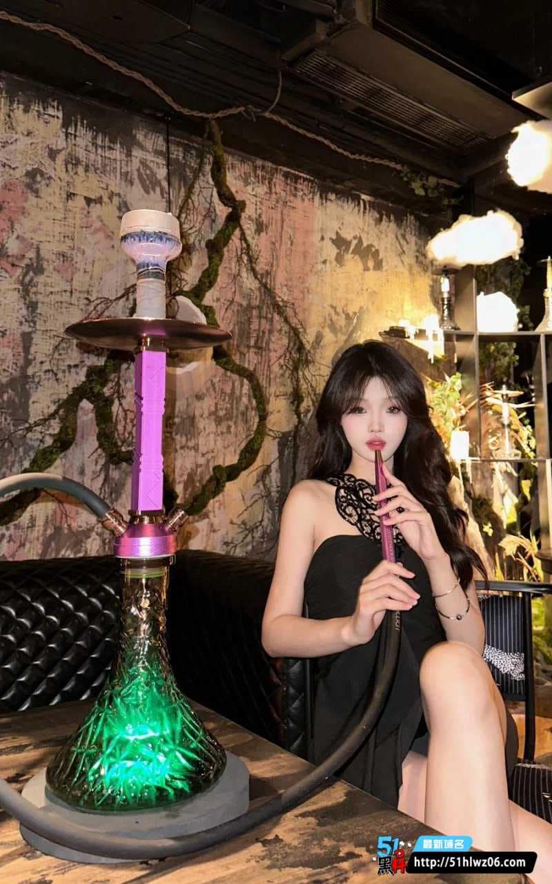 吴璟妮兰桂坊商务装勾搭猛男约炮视频流出极品翘臀被爆操喷汁浪叫 反差