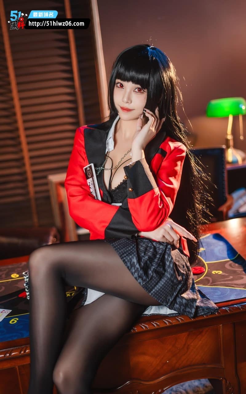 蛇喰夢子私下玩这么野丨穿着办公女仆装在桌上发浪的反差感 福利姬视频