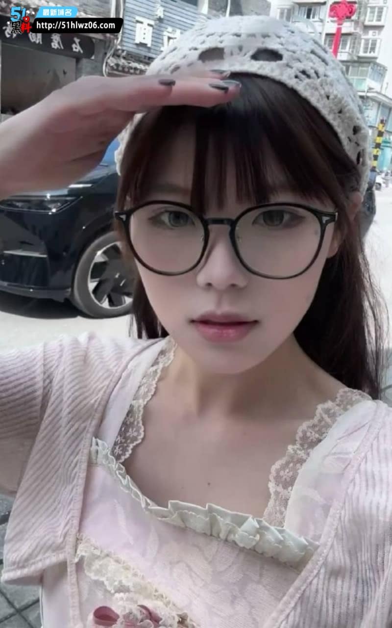 校园嫩妹私密视频流出，图书馆甜妹深夜裸聊反差太大 反差诱惑