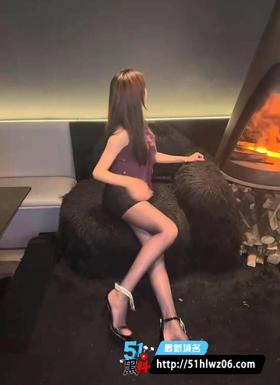 Loioeei制服黑丝私密视频流出大长腿被扛肩猛干反差太顶 爆料
