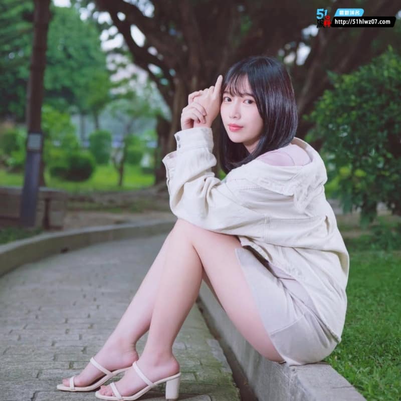 fmlmf2612这波自拍太顶了丨IG美女模特被男友干到失控口水拉丝 口爆内射