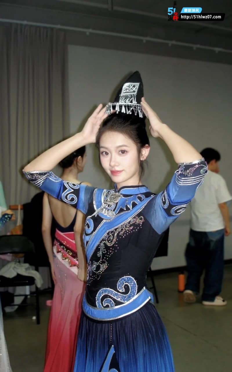 莫倩敏这波一字马我是真没绷住，北舞学姐背着男友私下这么野？ 金主调教