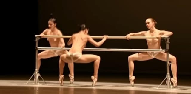 美国脱衣舞俱乐部艺术之夜绷带慢脱到全裸潮吹简直太顶了