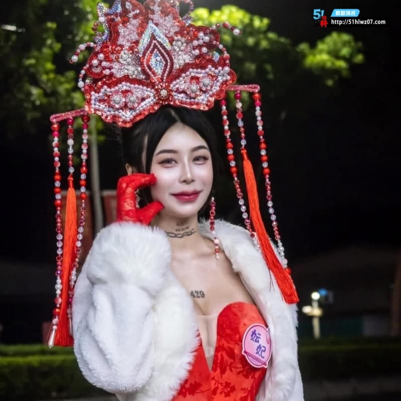 香港网红草莓私密视频流出，被下药爆操细节太顶，后续还有更多 草莓流出