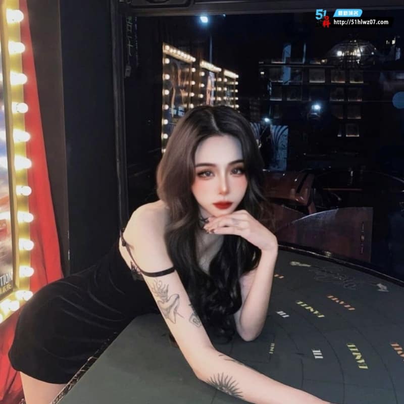 香港网红草莓私密视频流出，被下药爆操细节太顶，后续还有更多 网红爆料