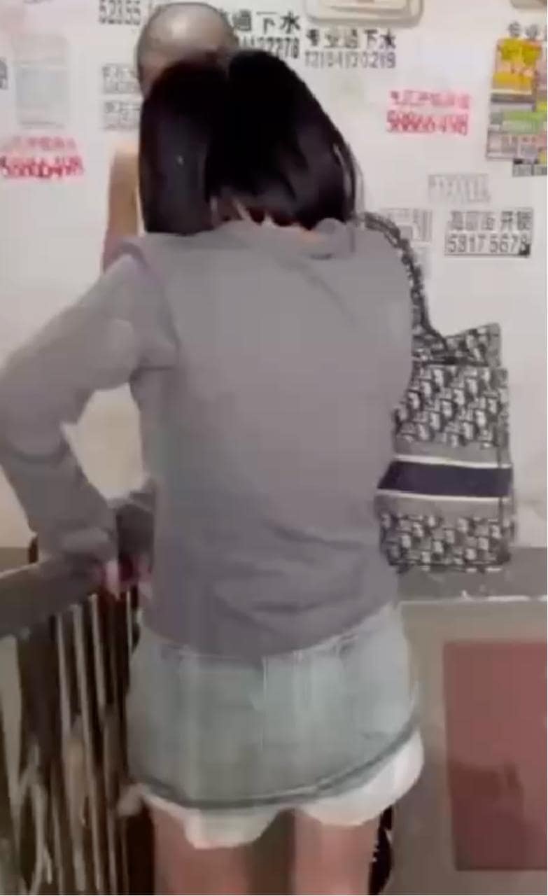 冰妹嗑药视频流出，眼神空洞动作诡异像丧尸 完整视频在线播放