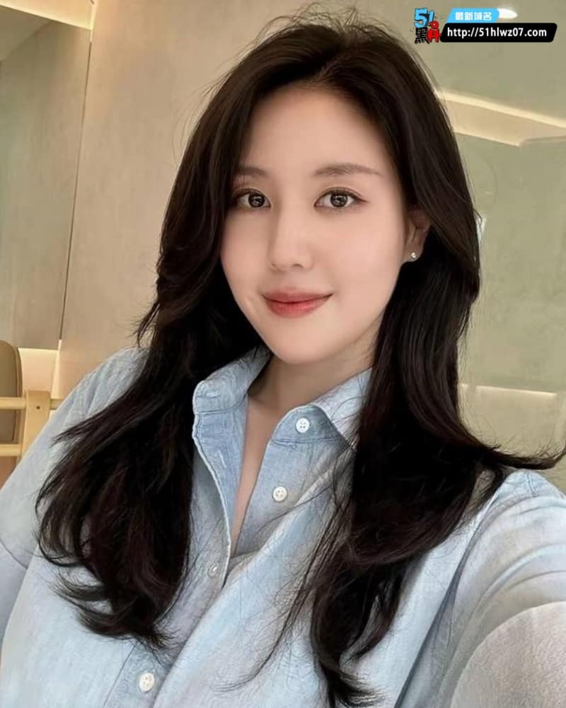 酒店偷情视频流出，熟女抽烟被顶到深处细节太顶 人妻反差