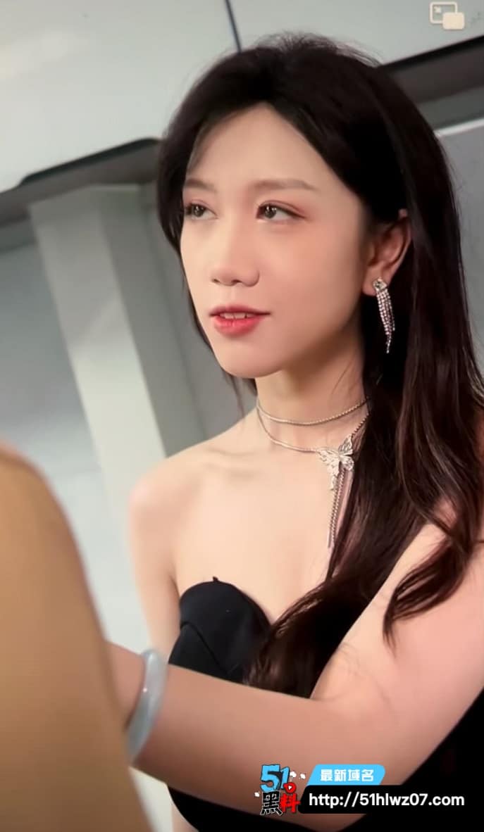 完美逆袭林凡私下玩这么野丨白天商业大佬晚上在泳池被白富美拿捏 影视