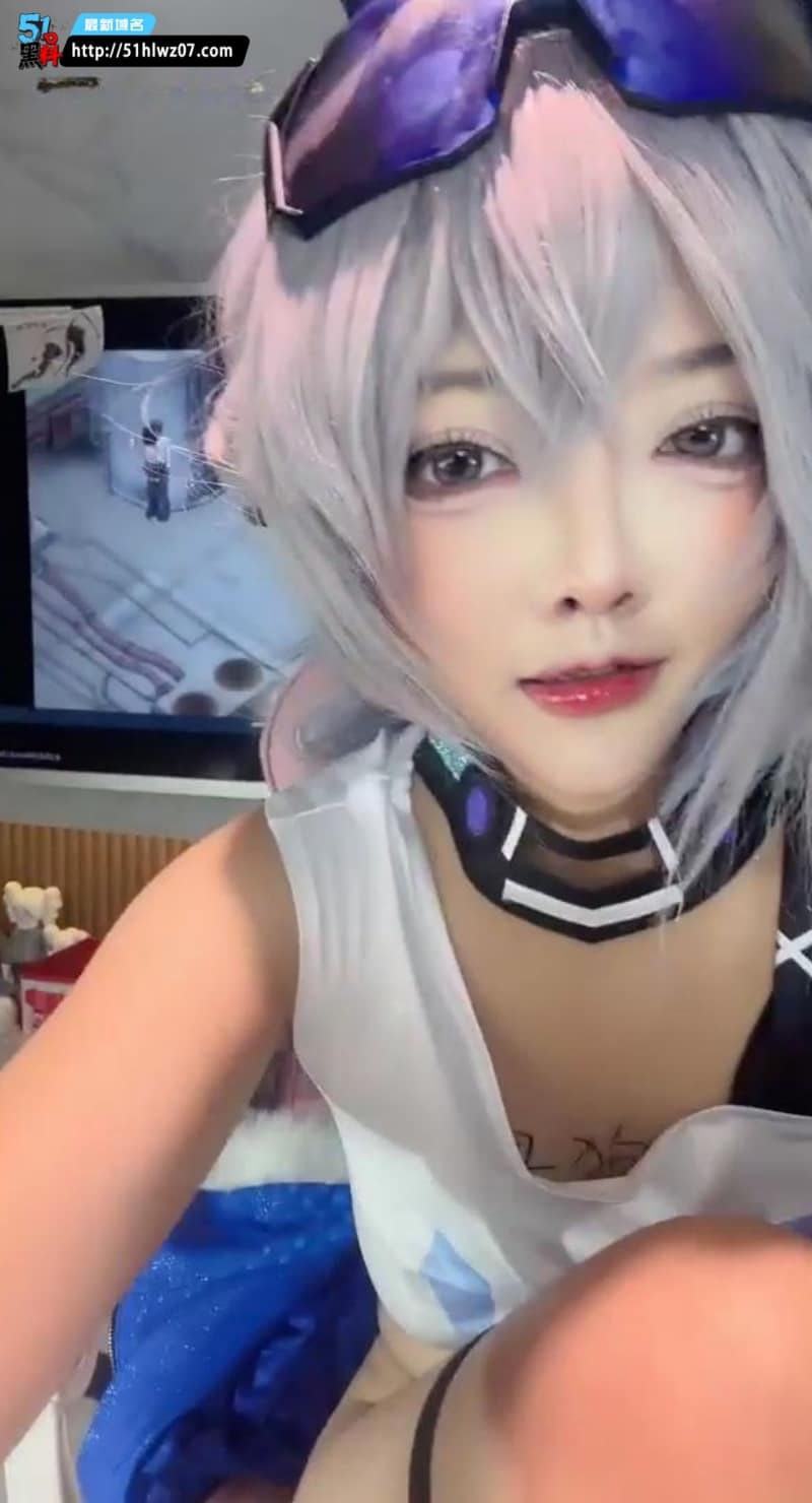 张晚萌cos银狼私下玩这么野？冷艳御姐变身媚态尤物反差太顶 Cosplay