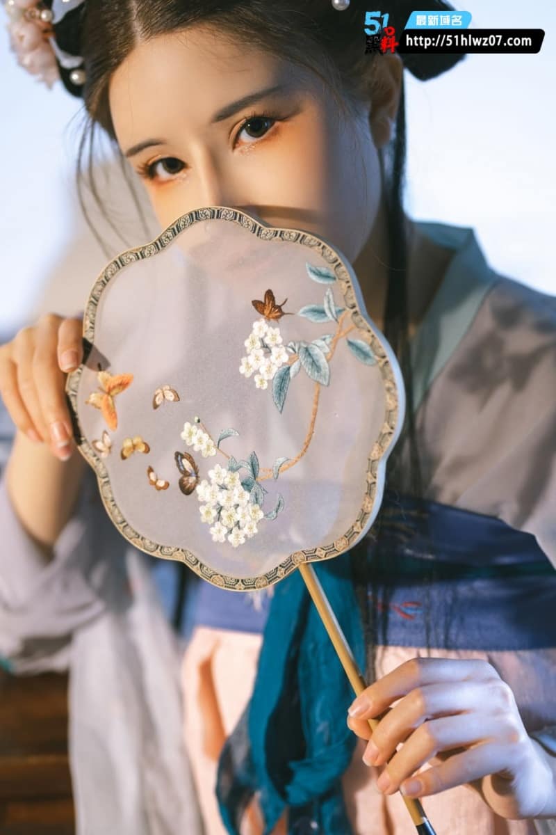 鹿八岁古风写真内幕流出丨薄纱汉服勾勒曲线这波尺度太顶 汉服诱惑