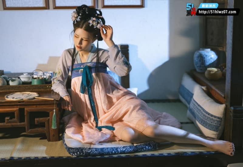 鹿八岁古风写真内幕流出丨薄纱汉服勾勒曲线这波尺度太顶 网红爆料
