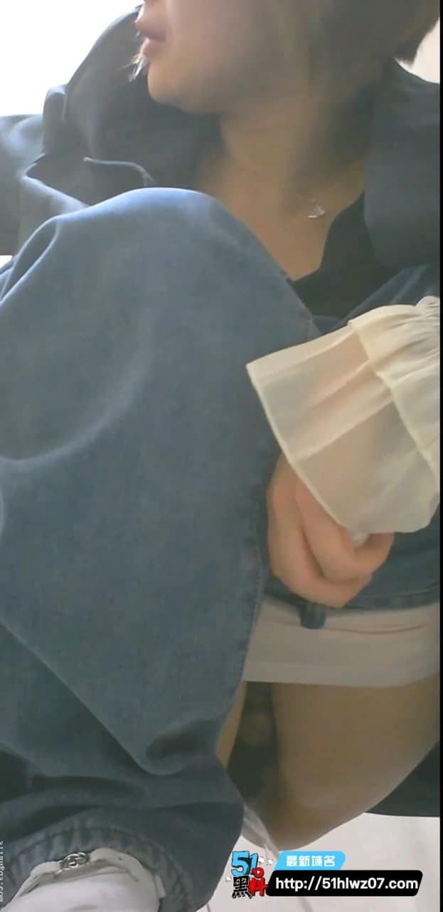 KTV女厕偷拍这波太顶了丨一线天和蝴蝶鲍鱼轮番出没真没绷住 反差