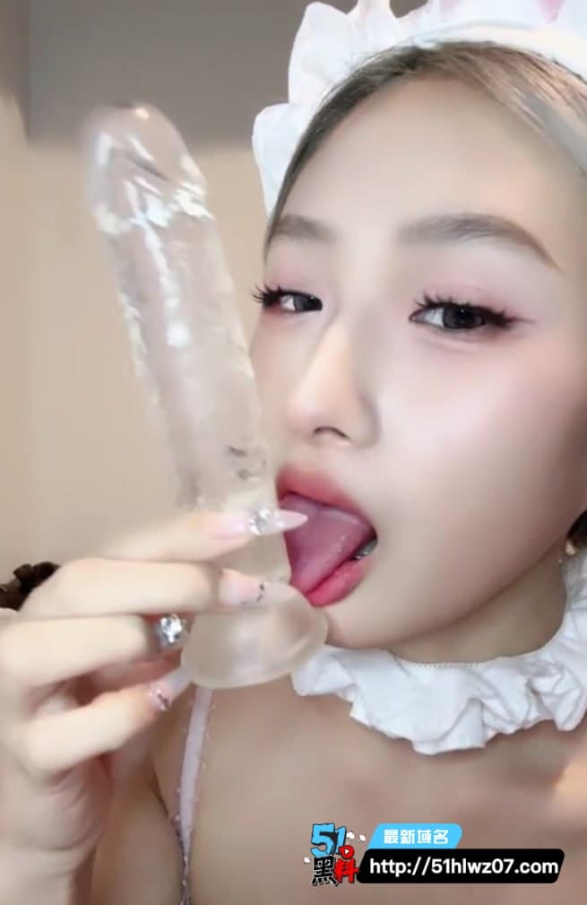 你的多多宝贝平时看着挺乖，私下黑丝骚舞抠逼玩得这么野 黑丝自慰