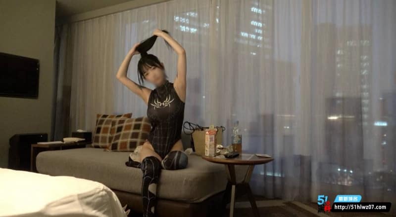 kuzu_v0羽毛球女孩约炮实录紧致身躯被猛干到高潮狂泄