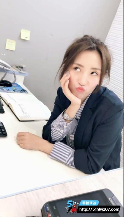 韩雨薇私密视频流出丨上海商场销售反差太大，跟客户在酒店玩疯了 酒店流出