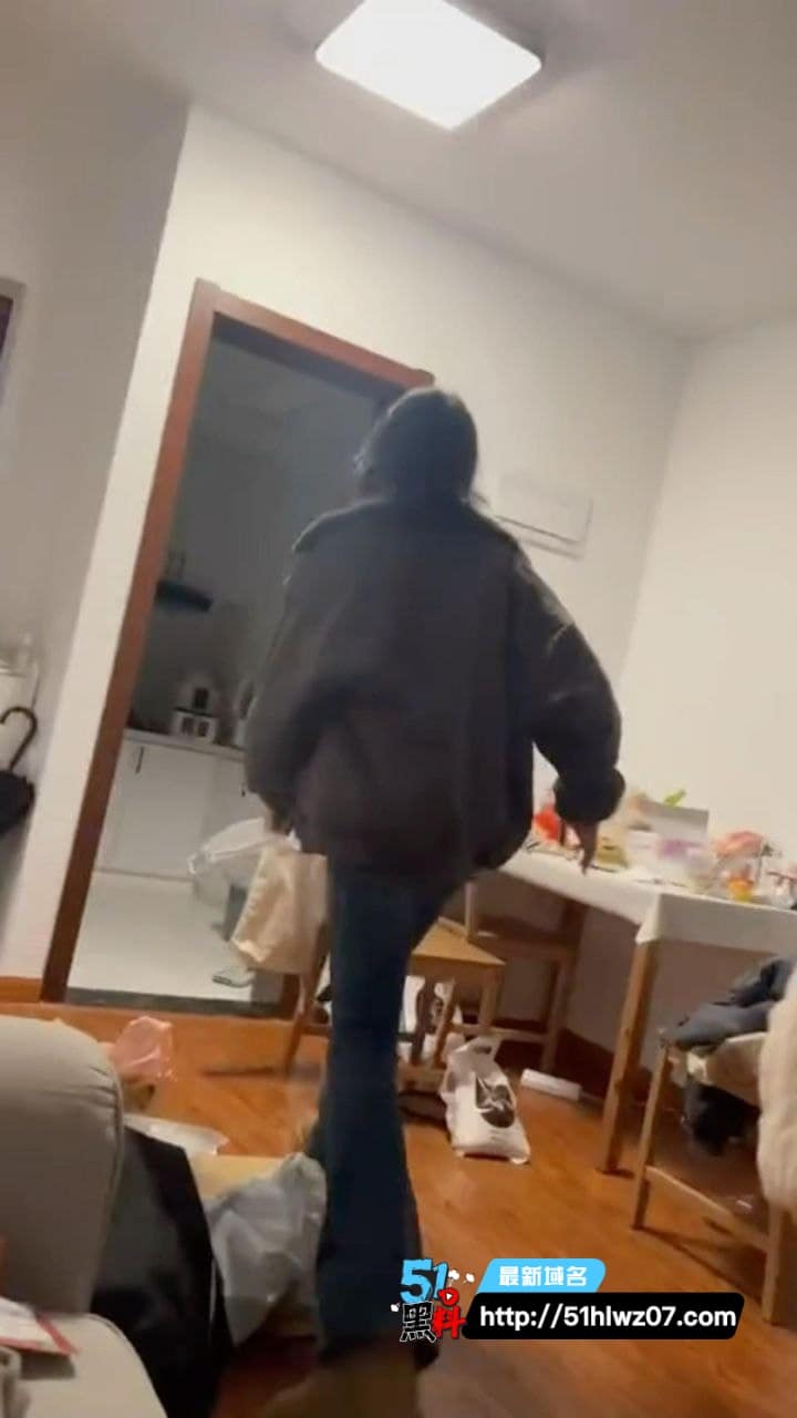 邪恶水獭这波太离谱，前男友爆料卖私密视频还拿刀砍人，人设崩得太快 前男友撕逼