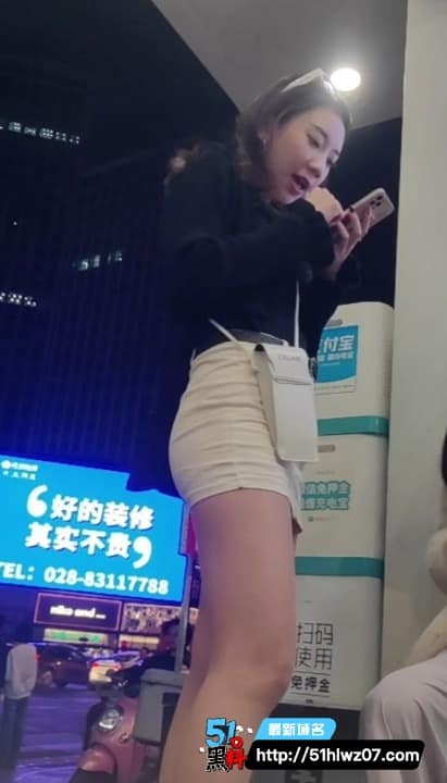 街头抄底合集高清版被玩到春光乍泄裙底内裤全曝光