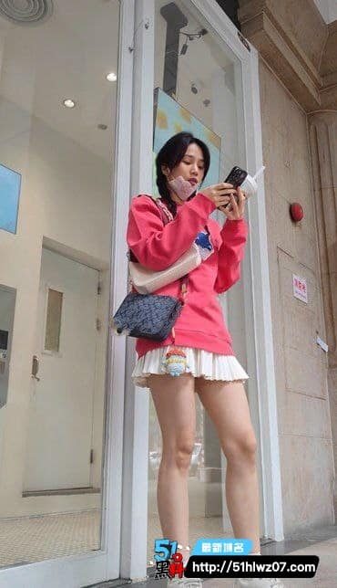 街头抄底合集高清版被玩到春光乍泄裙底内裤全曝光 裙底视频