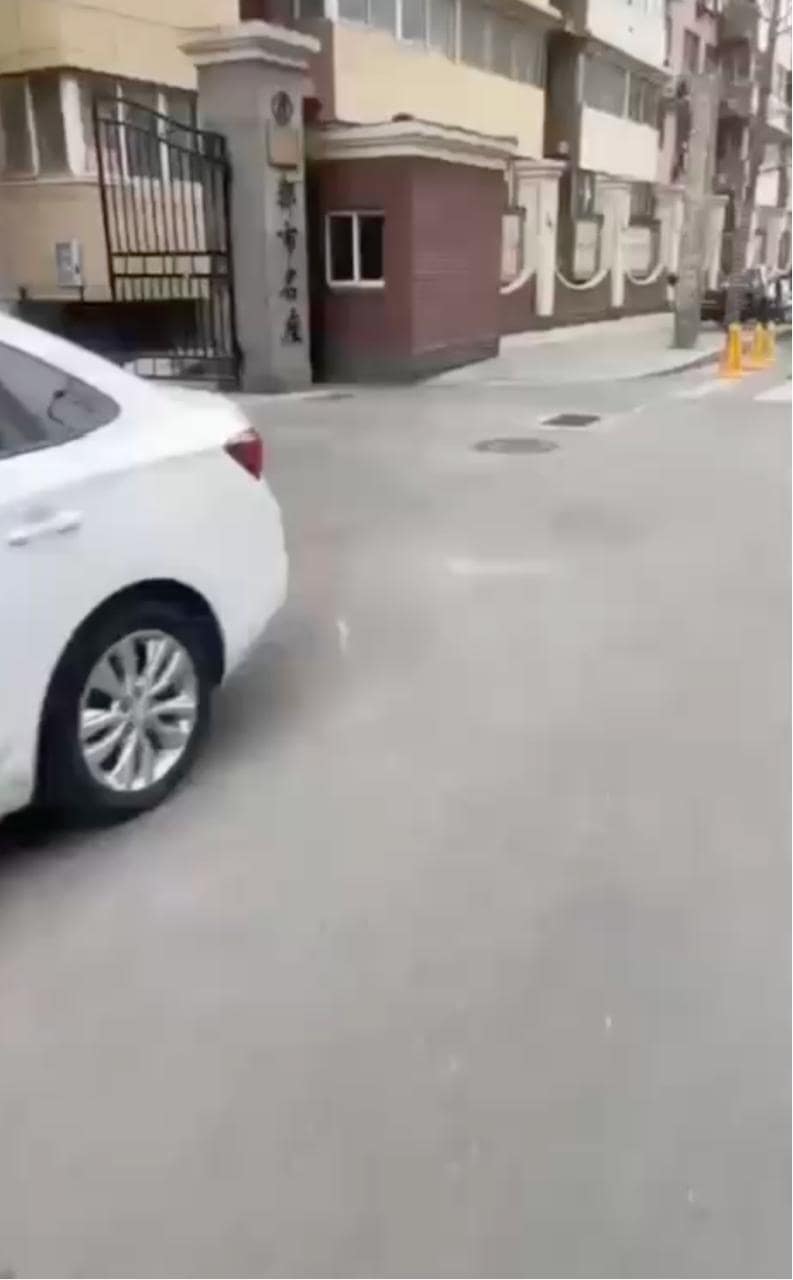 外卖小哥排队上门被操丨这集美发骚程度简直离谱,看完真想去送外卖 完整视频在线播放