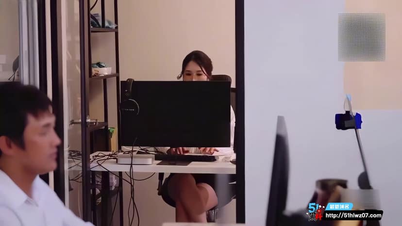 辛尤里这波办公室母乳3P真的顶，我单独发给你偷偷看