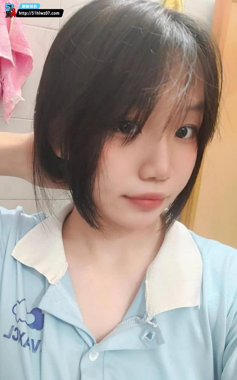 南宁良庆区大学生裸聊流出丨这清纯妹子被网恋男友诱导得太彻底了