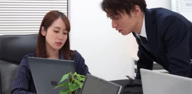 刘诗诗AI换脸办公室实录丨极品女上司办公桌被猛干这波太顶了