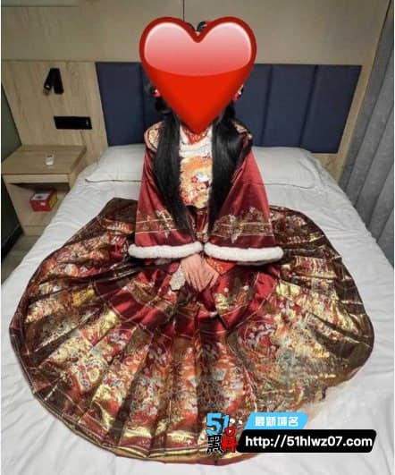 黑暗之神姐弟内幕流出丨拍汉服写真后剃白虎猛舔细节太顶 反差爆料
