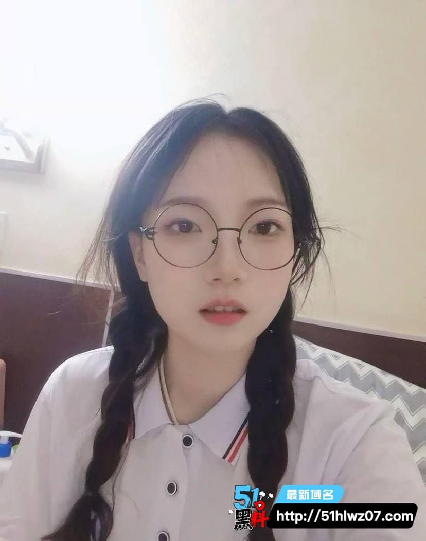 女大学生私密视频流出丨这波反差尺度太顶，后面还有更猛的