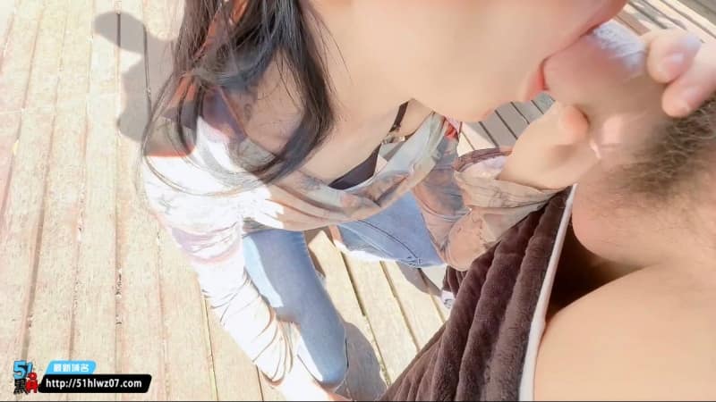 小姨子豹纹高跟鞋野战实录流出丨牛仔裤勾勒形状太顶路人差点撞见 路边野战