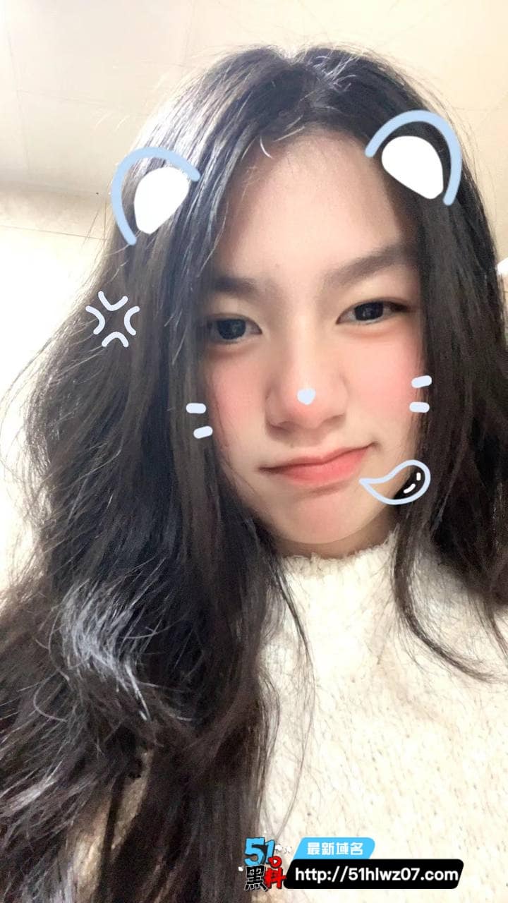 女大学生居家私密视频流出丨清纯嫩妹私下反差太猛直接翻白眼 清纯反差