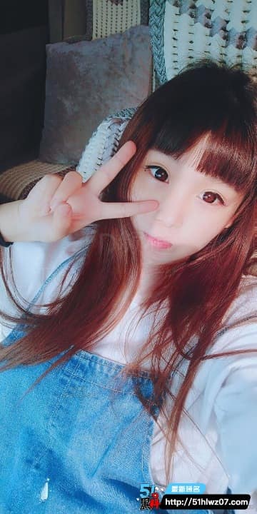 张文会裸贷抵押视频流出，用脚夹手机拍私处细节太顶
