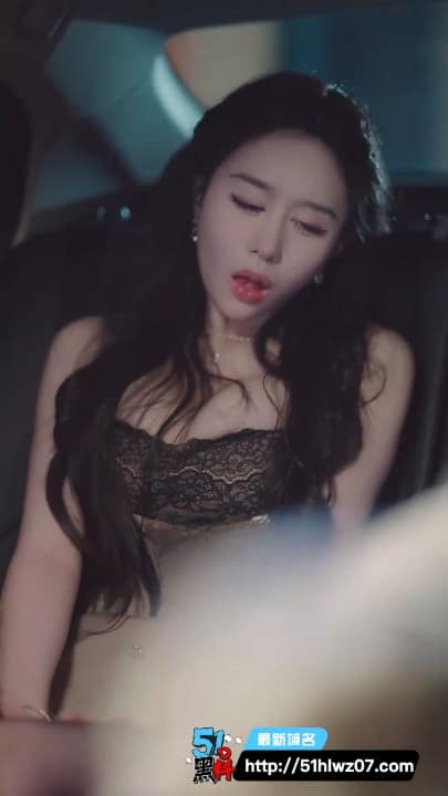 我的小姨子这剧真的顶，黑丝短裙在姐夫面前各种撩，尺度太绝了 黑丝诱惑