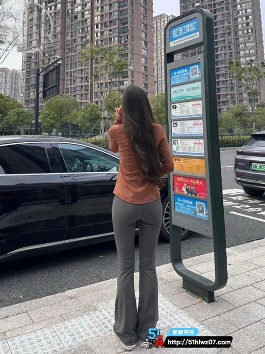 奶子即正义人妻瑜伽裤翘臀被后入猛怼到眼神失控 人妻福利视频