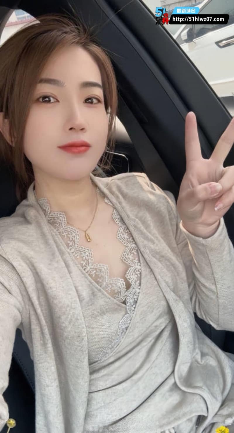 梁晓萍南昌约炮视频流出，端庄少妇骑乘细节太勾人