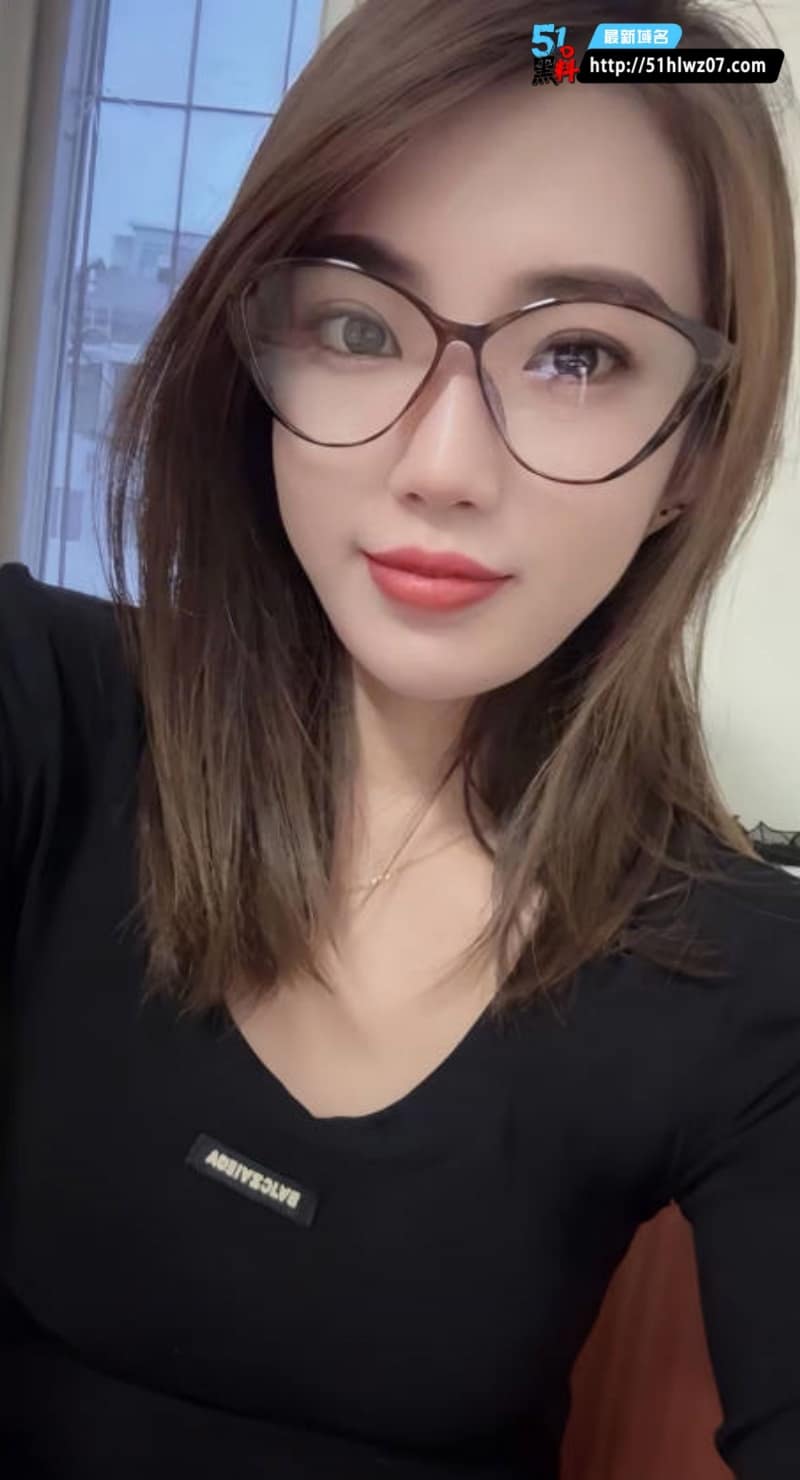 梁晓萍南昌约炮视频流出，端庄少妇骑乘细节太勾人 福利视频