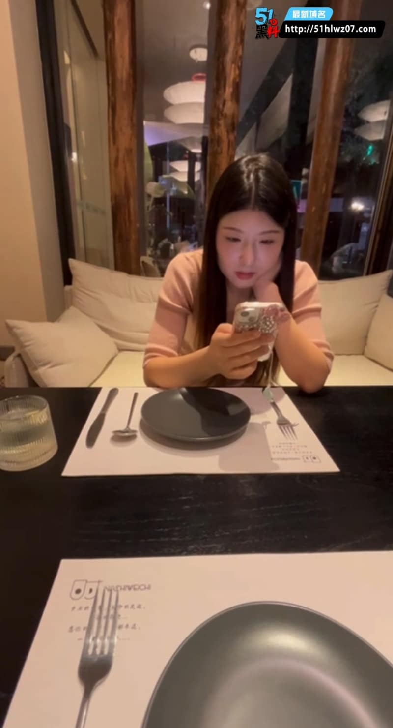 李敏琪看着像个乖乖女，私下被金主玩得这么野确实反差 大学生
