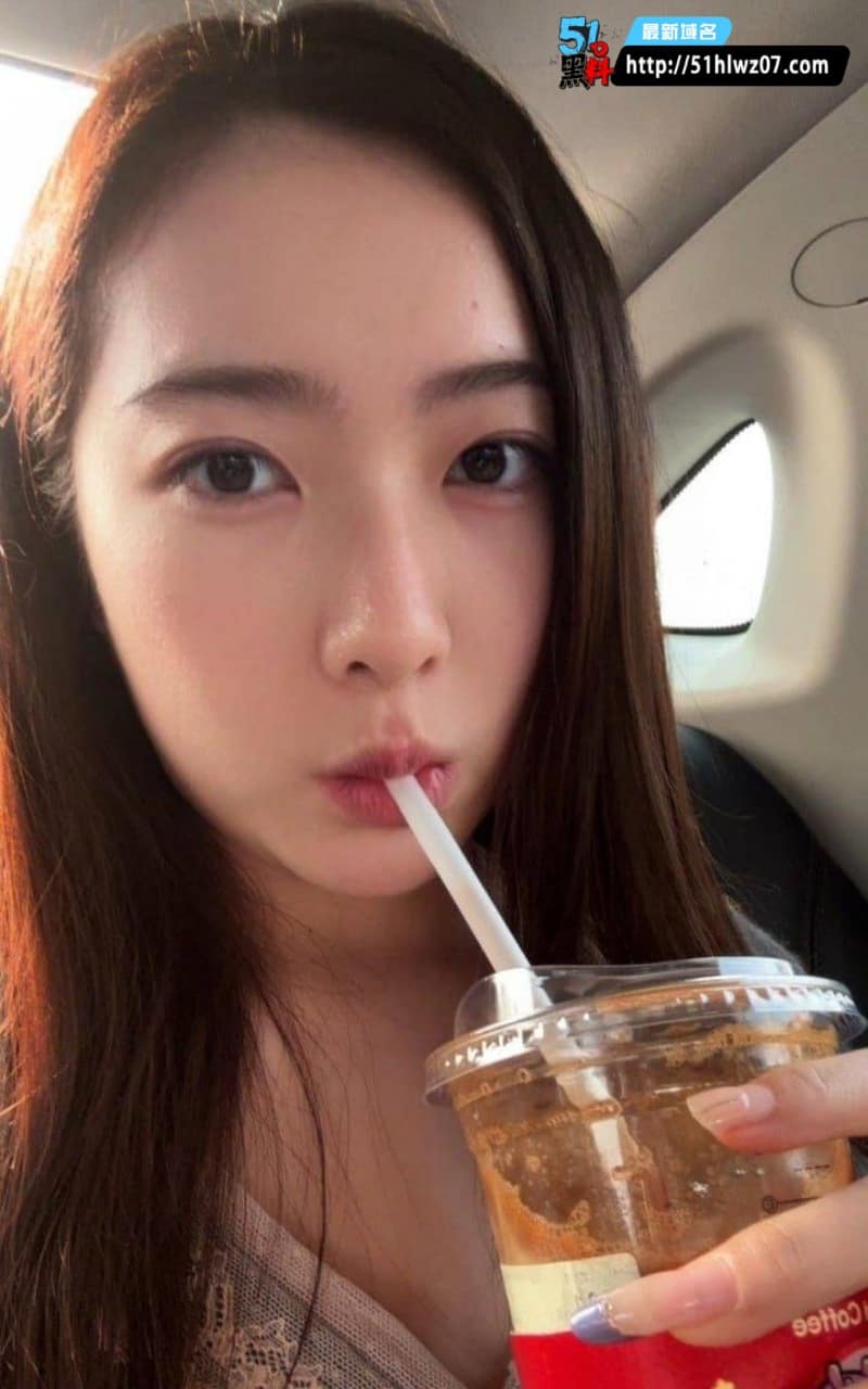 范艺菲Soul约炮酒店被猛操到瘫软巨乳晃动细节全记录 网红