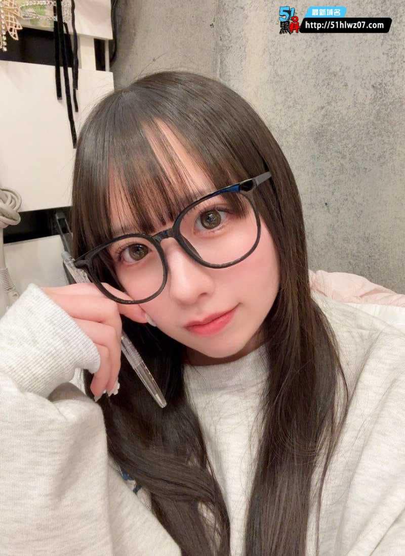 柳川美亚裸聊视频流出私下用AV棒自慰反差感太强 1V1私密视频