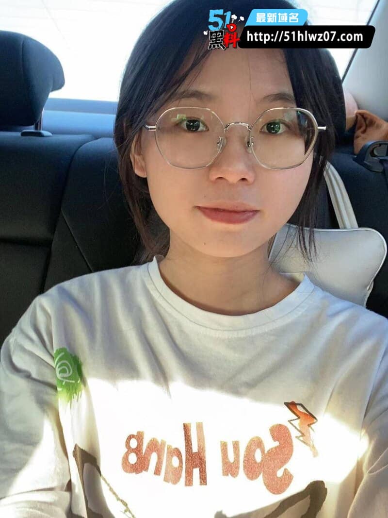 云南医学生张伊看着像个乖乖女，私下跟学长玩得这么野