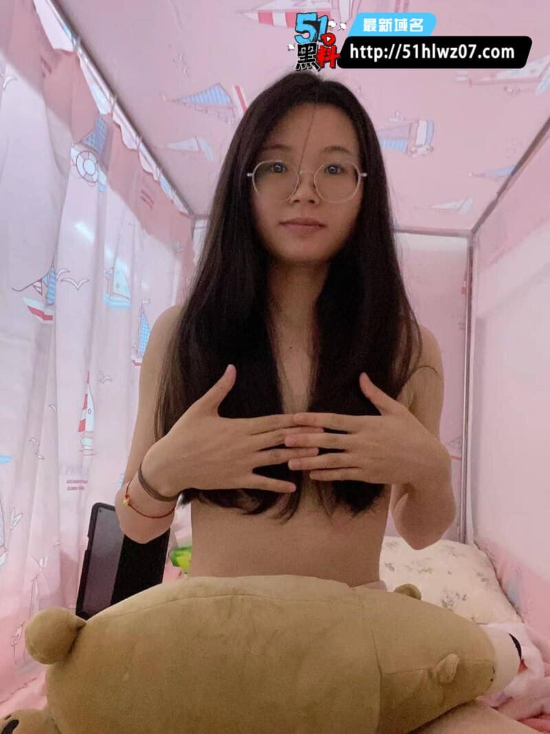 云南医学生张伊看着像个乖乖女，私下跟学长玩得这么野 大学生