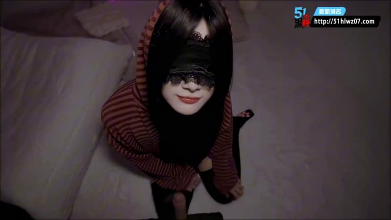 饼干姐姐表面甜美清纯，私下玩黑丝口交这么野 网红私密视频