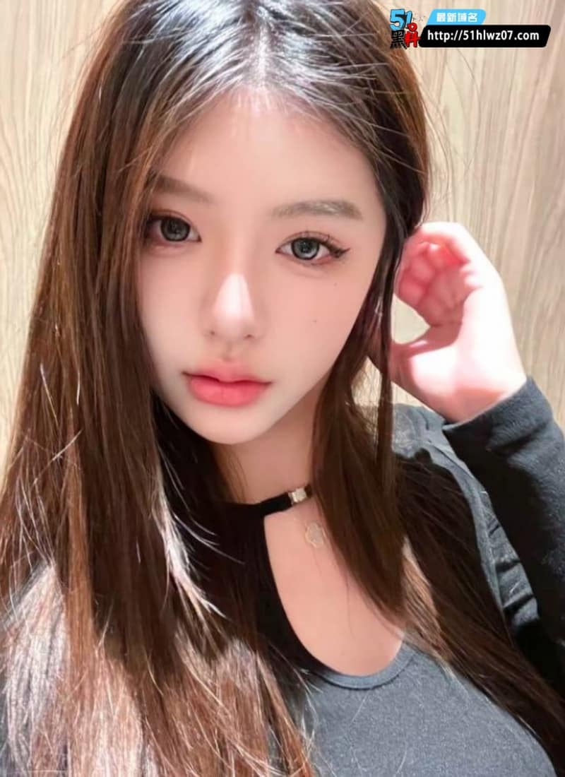 Suzy-Q看着冷艳禁欲，私下穿瑜伽裤玩弄小奶狗也太野了