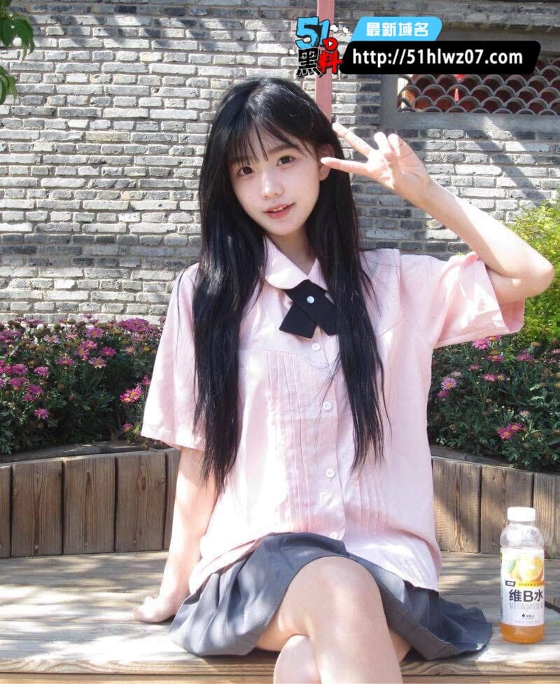 陈瑶这波反差太猛了，南传20岁学生妹被金主包养私拍流出 学生妹私拍