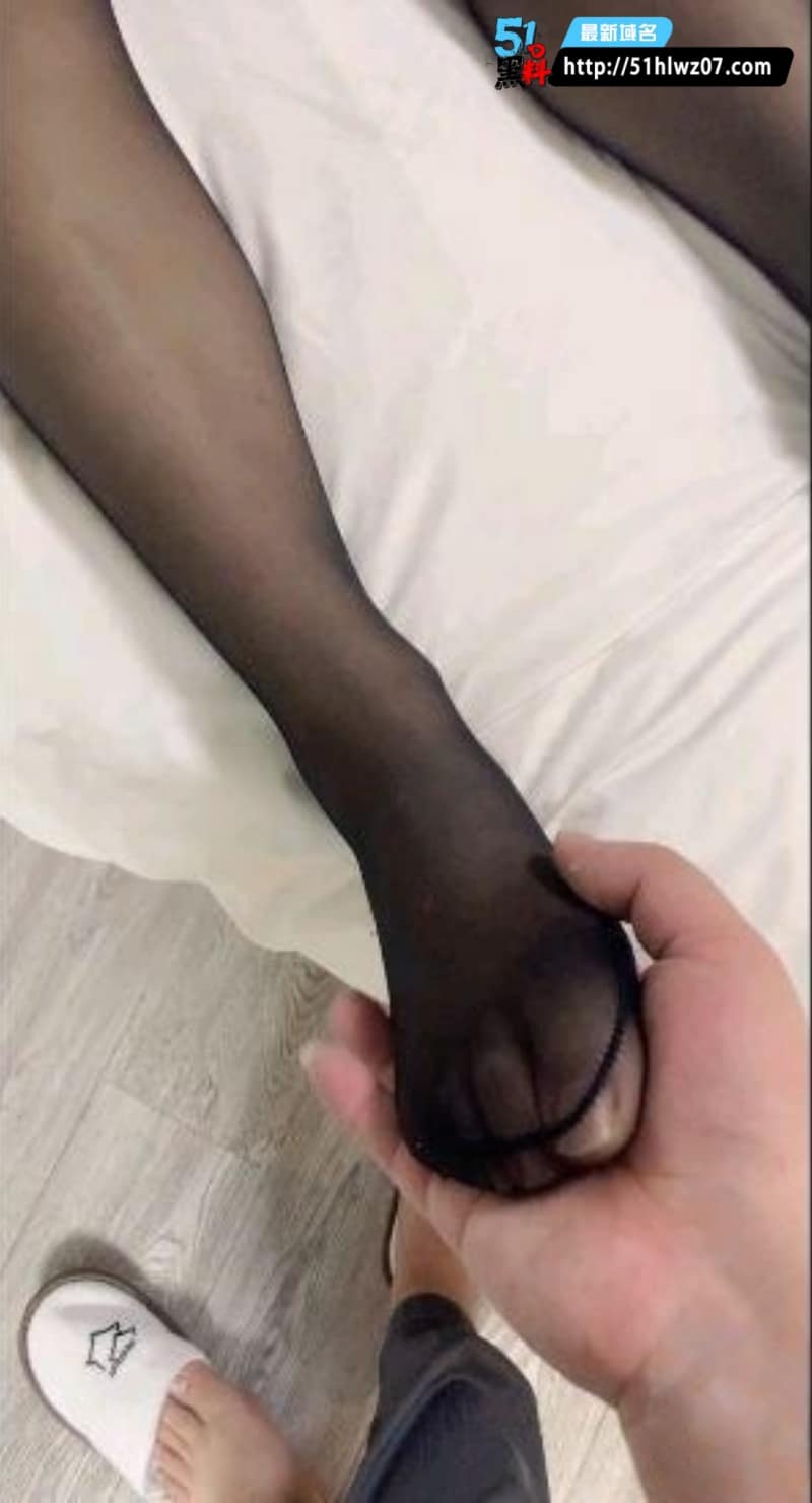 黑丝JK表妹被表哥无套狂顶到眼神失神肉体剧颤 福利